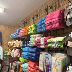 Kelleys Island General Store - Youth clothing, toys, towels, shoes, floaties!