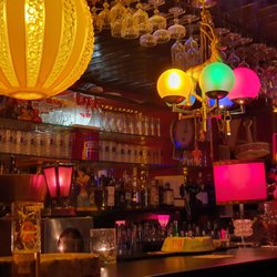 Die Bar ohne den freundlichen Barmann