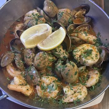 Seafood Station - Shrimp and clam boil - Seafood Near Me - San Francisco, California Seafood Station - Shrimp and clam boil - Seafood Near Me - San Francisco, California
