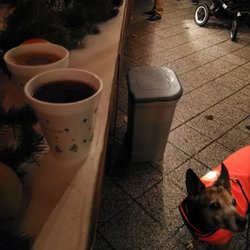 Edda's  Weihnachtsmarkt - Glühwein und Kakao