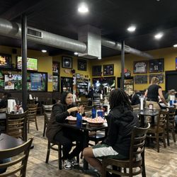 Underdog Sports Bar & Grill