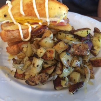 The Twisted Apron - Special grill cheese sandwich with applewood bacon - Comfort Food Near Me - Windsor, Ontario The Twisted Apron - Special grill cheese sandwich with applewood bacon - Comfort Food Near Me - Windsor, Ontario