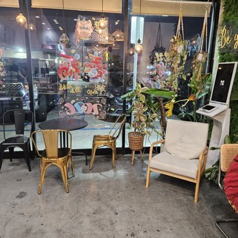 BLTea - Sitting area - Bubble Tea Near Me - Los Angeles, California BLTea - Sitting area - Bubble Tea Near Me - Los Angeles, California