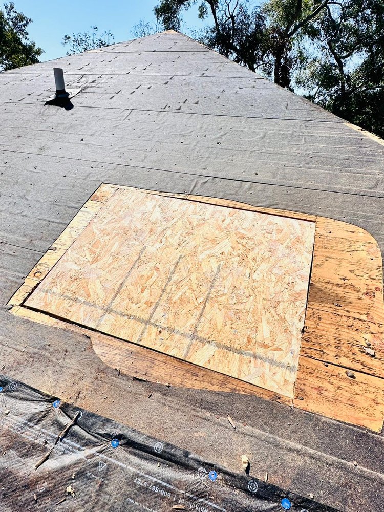 Slide of Roofind Rodriguez