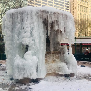 Bryant Park - Frozen Fountain - Parks Near Me - New York, New York