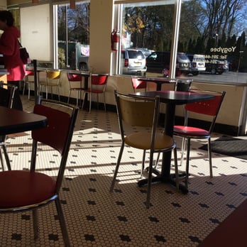 Yogybee - tables and chairs in a restaurant - Sandwiches Near Me - Waldwick, New Jersey