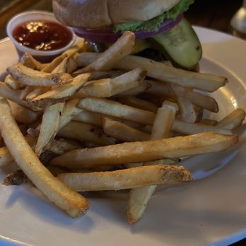 Murrayville Town Pub - Hanburguer - Pubs Near Me - Langley, British Columbia