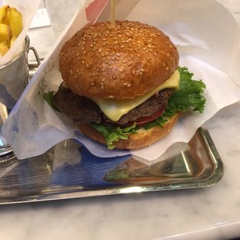 Bar Burger Café - Lunch burger - Burgers Near Me - Solna, Alberta Bar Burger Café - Lunch burger - Burgers Near Me - Solna, Alberta