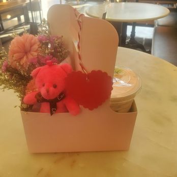 Mini Monster Cafe - Bloom and Bev box, you can choose which color bear you want. I love pink! - Ice Cream & Frozen Yogurt Near Me - Long Beach, California
