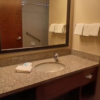 Drury Plaza Hotel Phoenix Tempe - Bathroom - Hotels Near Me - Tempe, Arizona Drury Plaza Hotel Phoenix Tempe - Bathroom - Hotels Near Me - Tempe, Arizona