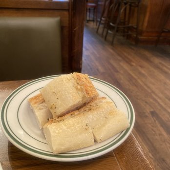 Tarrant's Cafe - Garlic Bread - New American Near Me - Richmond, Virginia Tarrant's Cafe - Garlic Bread - New American Near Me - Richmond, Virginia