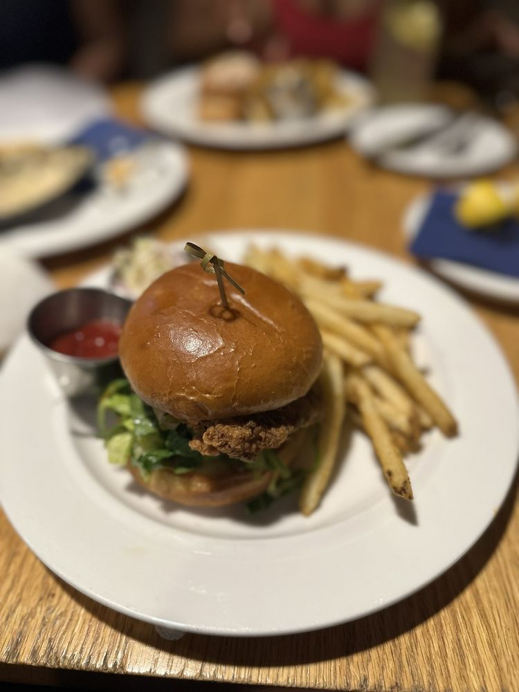 HANK’S OYSTER BAR OLD TOWN Updated August 2024 1407 Photos & 1539