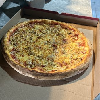Ray's Pizza - Fresh out of the oven pepperoni sausage - Pizza Near Me - Puerto Peñasco, SON Ray's Pizza - Fresh out of the oven pepperoni sausage - Pizza Near Me - Puerto Peñasco, SON