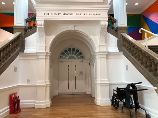 Leeds Art Gallery by null