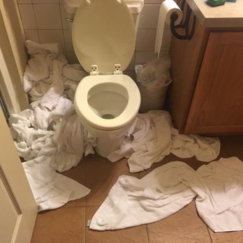 Double JJ Resort - Collection of towels due to room not being cleaned all weekend - Resorts Near Me - Rothbury, Michigan