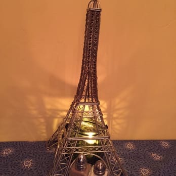 Bistro Moulin - Cute center piece!! - Wine Bars Near Me - Monterey, California