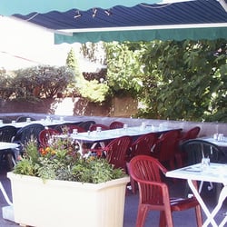 Restaurant  du Viaduc - Terrasse face à la Croix de Justin