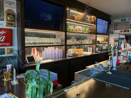 Richmond Bar & Grill by null