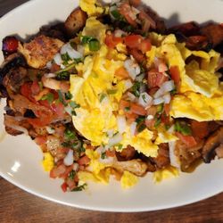 Corabella's Restaurant - Ultimate scramble with chicken