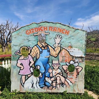 Gizdich Ranch - Fun artwork activities - Bakeries Near Me - Watsonville, California Gizdich Ranch - Fun artwork activities - Bakeries Near Me - Watsonville, California