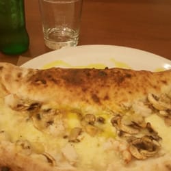 La Lampara - Seafood pizza/calzone thingy.