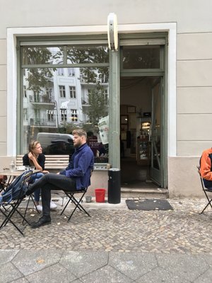 Five Elephant Kreuzberg by null