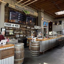 Astoria Brewing Company - Order bar