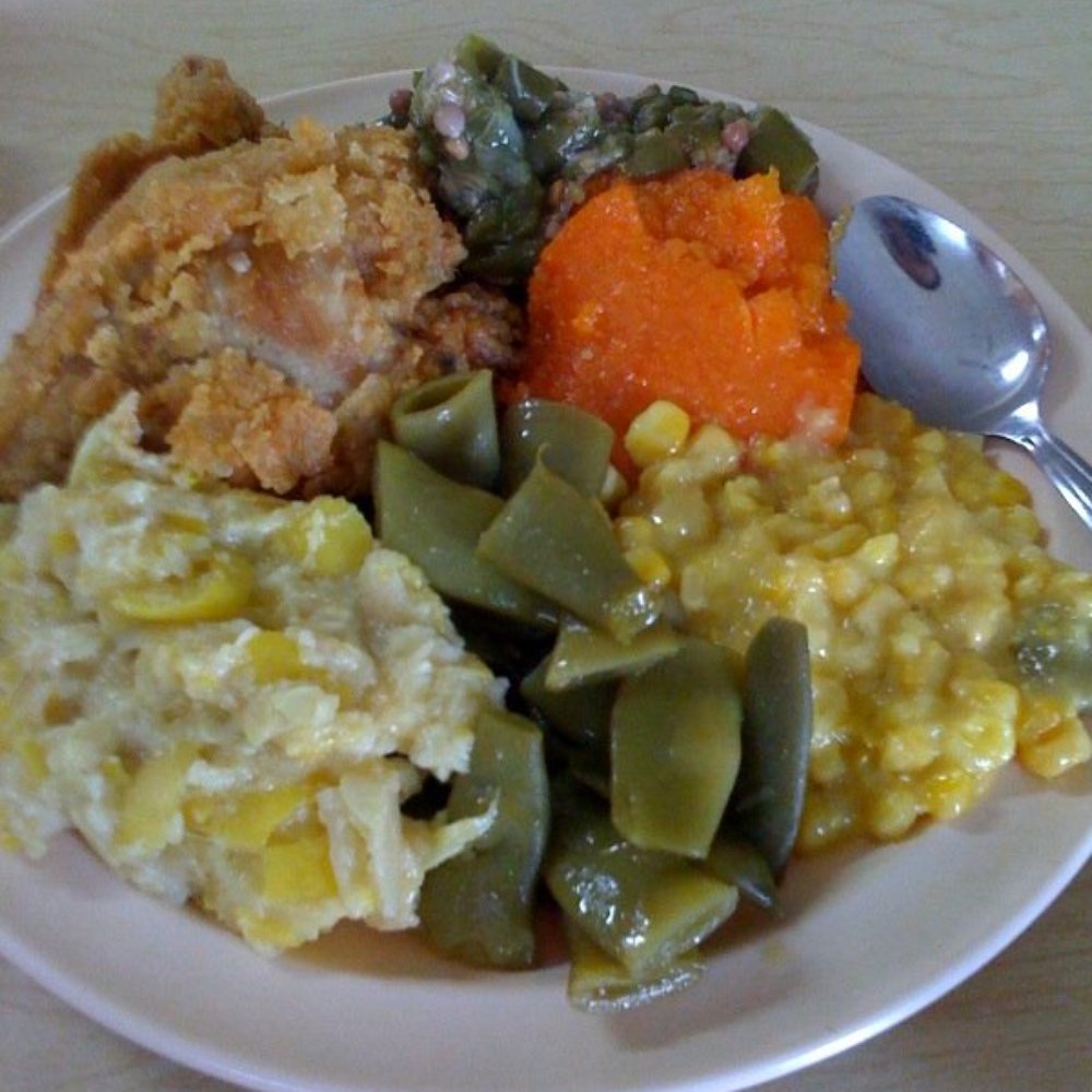 Jones Kitchen - more fried chicken, squash casserole, green beans, creamed corn, yams, stewed okra - Southern Near Me - Jesup, Georgia Jones Kitchen - more fried chicken, squash casserole, green beans, creamed corn, yams, stewed okra - Southern Near Me - Jesup, Georgia