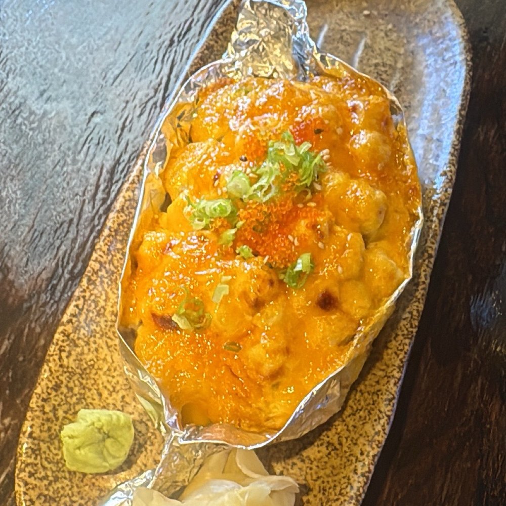 Baked scallop roll