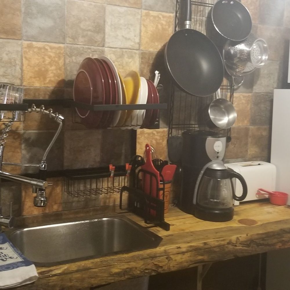 Cabins4less - Cute kitchenette! - Rafting/Kayaking Near Me - Big Bear Lake, California