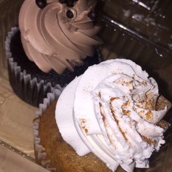 Candle Light Bakery - 2 out of 5 on flavor .. they're okay. - Bakeries Near Me - Norwalk, California