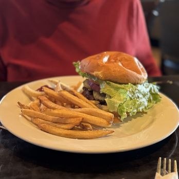 Home Plate Grill & Bar