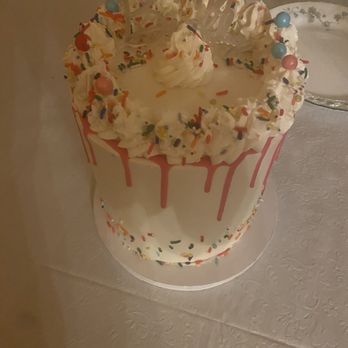 Cake Affection - Drip cake outside - Cupcakes Near Me - St. Petersburg, Florida