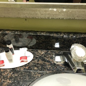 Super 8 by Wyndham Red Wing - Look at the mirror.. really! - Hotels Near Me - Red Wing, Minnesota