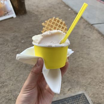 Jelato88 - Rose and white chocolate + grapefruit and white chocolate ice cream! - Gelato Near Me - Tempe, Arizona Jelato88 - Rose and white chocolate + grapefruit and white chocolate ice cream! - Gelato Near Me - Tempe, Arizona