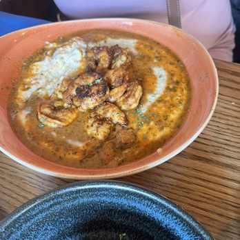Chalet - Shrimp and grits - New American Near Me - Chicago, Illinois