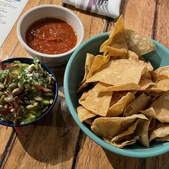 Playa Mesa - Guacamole, Salsa, & Chips - Mexican Near Me - Costa Mesa, California