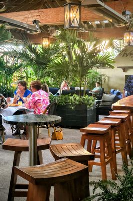 Frank's & Frank's Outback by null