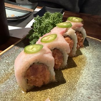 Hikari Sushi - Sushi Bars Near Me - Simi Valley, California