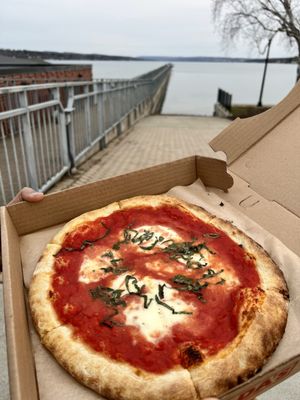 Gilda's Skaneateles by null
