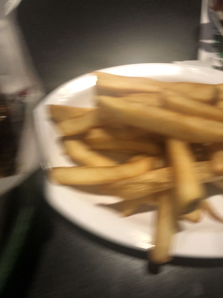 Winking Lizard Tavern