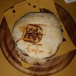 Madcap Public House - Nuovo panino con farina rimacinata per ottenere una consistenza più eterea ed una maggiore digeribilitá.