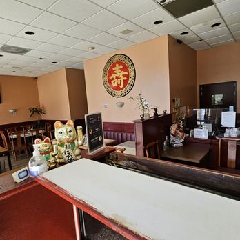 New Shanghai Restaurant - Inside - Chinese Near Me - Lake Forest, California