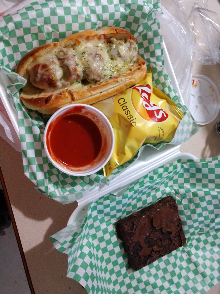 Roccos Mobile Food Logo