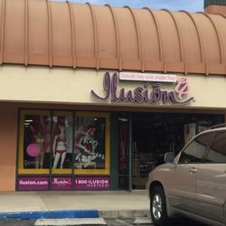 Ilusion - This is the location from the outside. It is in the shopping center.