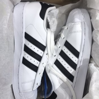 adidas - Shoe Stores Near Me - Los Cerritos, California
