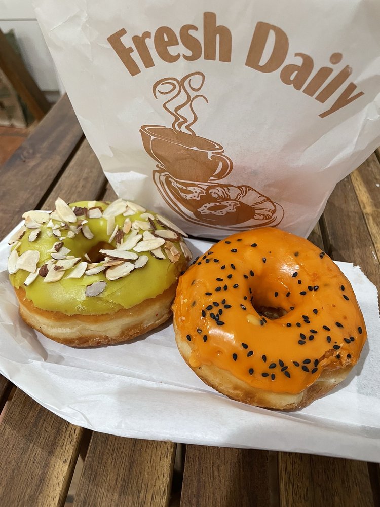 DOUGHNUT HUT 427 Photos & 513 Reviews 2025 W Magnolia Blvd, Burbank