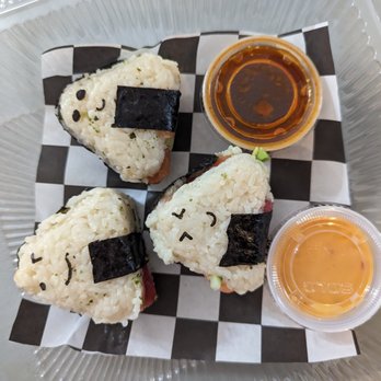 Nitro sushi - four pieces of sushi on a checkered paper plate - Sushi Bars Near Me - Melbourne, Florida