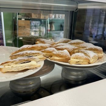 Got Cakes Bakery - Puff pastry with assorted filling - Cupcakes Near Me - Marysville, California
