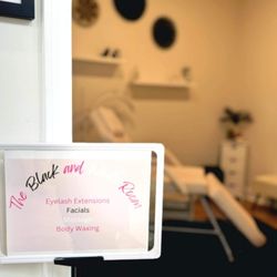 Grand Glamour - Black & White Room!
